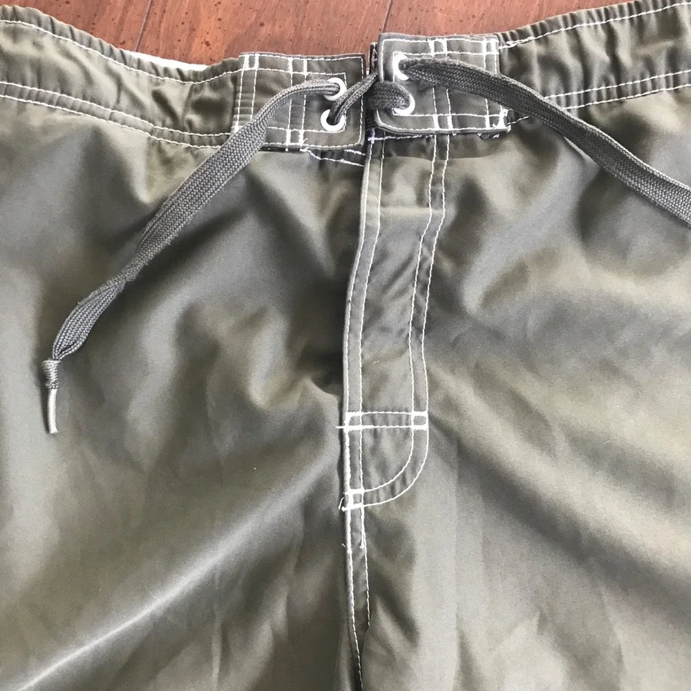 Joe Boxer Mens L Green w/ White Stripe‎ Swimming Trunks Lined with Cargo Pockets